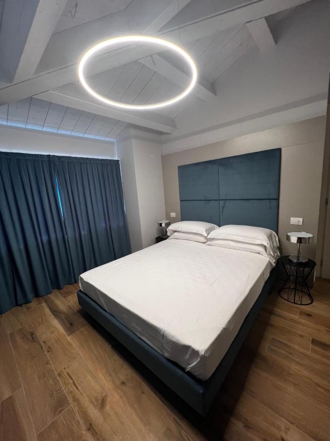 C House Rooms Lake Peschiera del Garda Ngoại thất bức ảnh