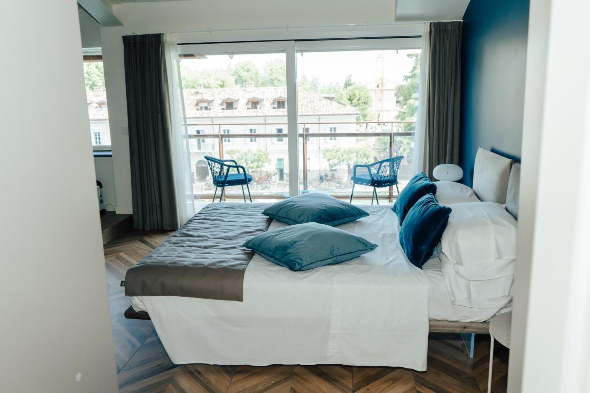 C House Rooms Lake Peschiera del Garda Ngoại thất bức ảnh