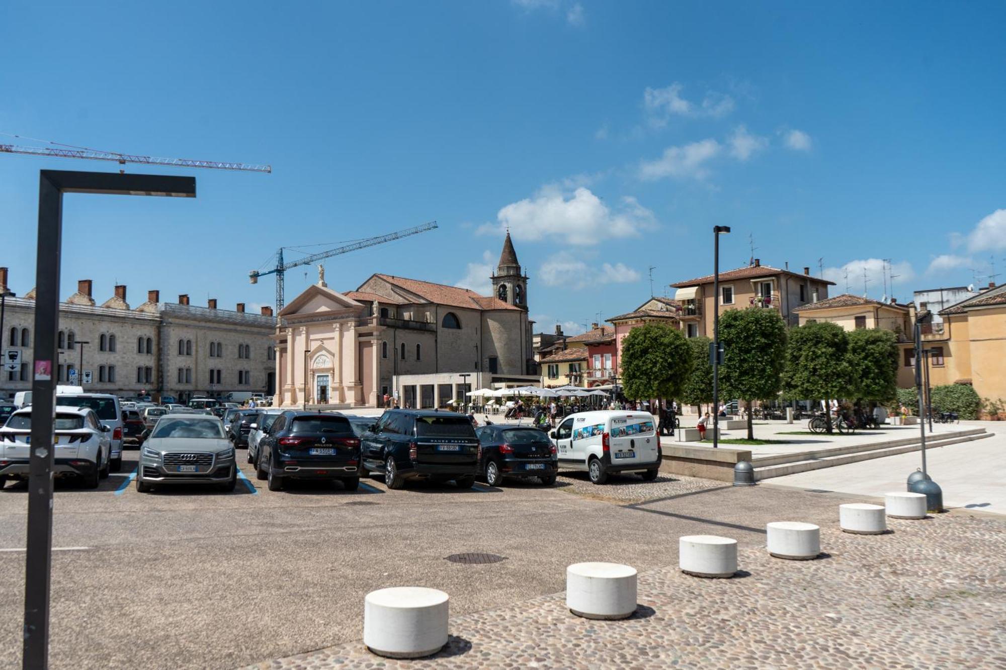 C House Rooms Lake Peschiera del Garda Ngoại thất bức ảnh