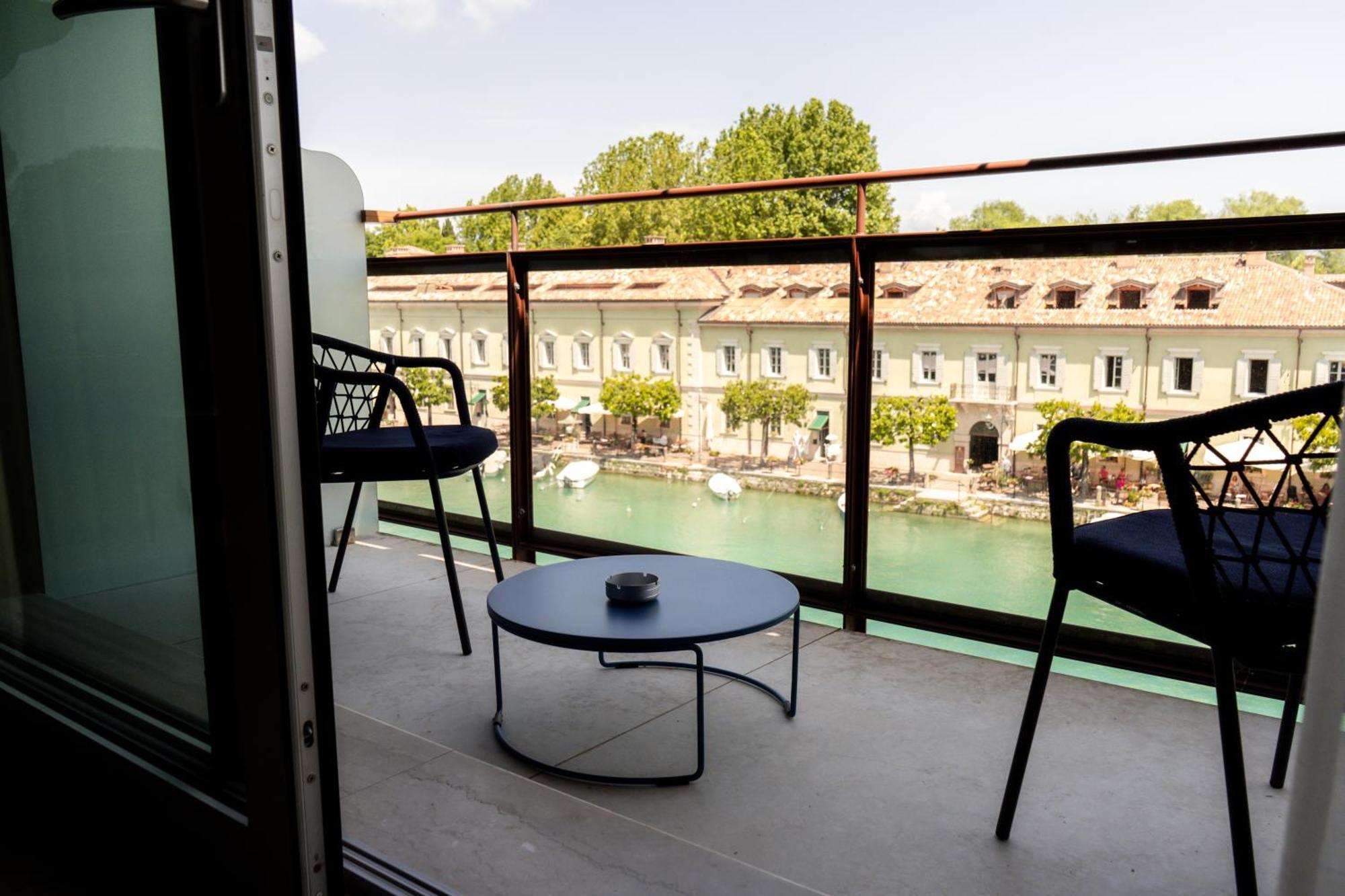 C House Rooms Lake Peschiera del Garda Ngoại thất bức ảnh